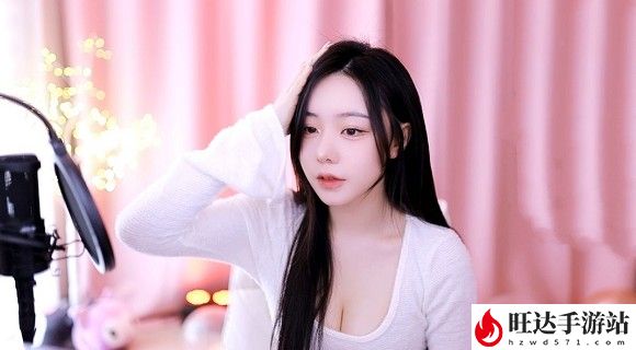 女人绝技鲤鱼喝水惨遭攻击，网红主播：我都进不去了